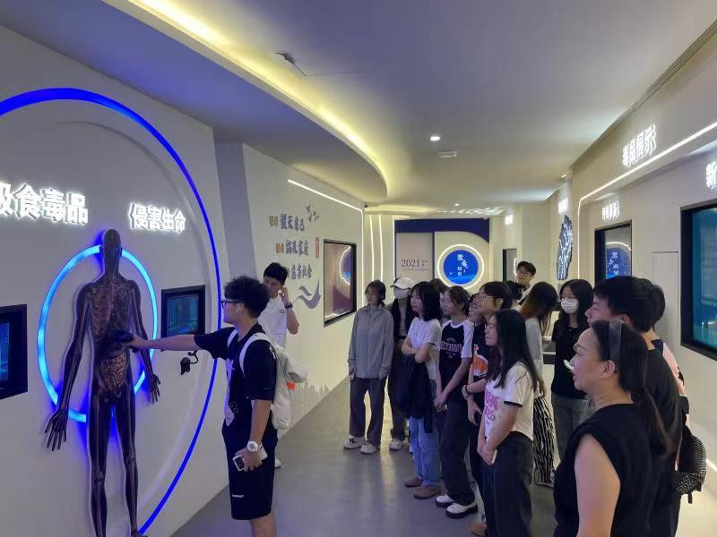 秋招正热，宁财院为毕业生定制“求职普法套